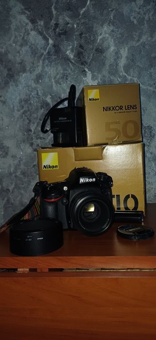 Дзеркальна фотокамера  Nicon d610 та  Спалах   Nicon SPEEDLIGHT SB 700