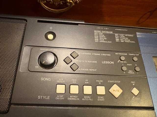 TECLADO YAMAHA PSR-E333 + SUPORTE, como novos