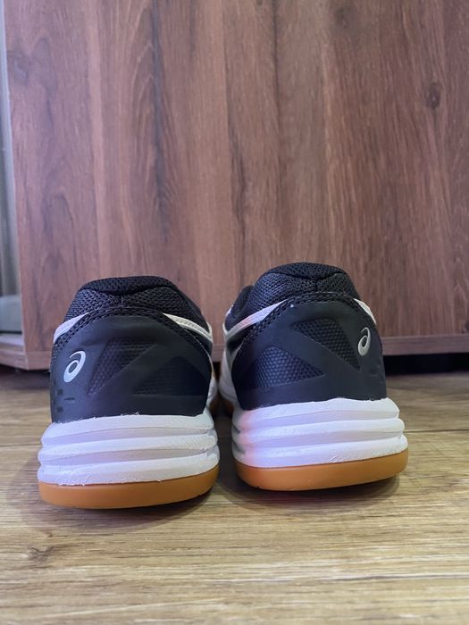 Кросівки  asics upcourt 4