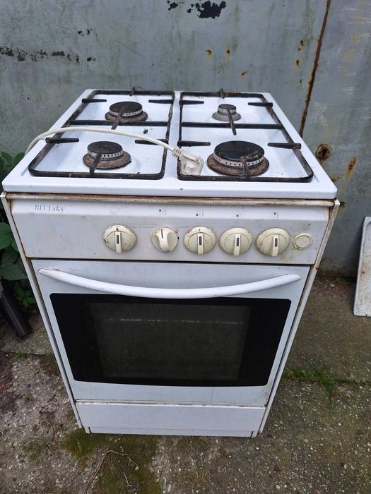 Kuchenka gazowa z wygodnym iskrownikiem piec z piekarnikiem gazowym