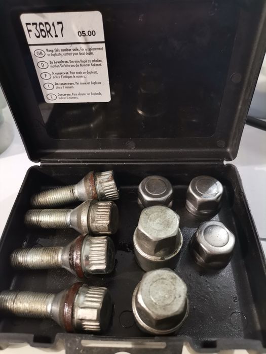 Parafusos de segurança