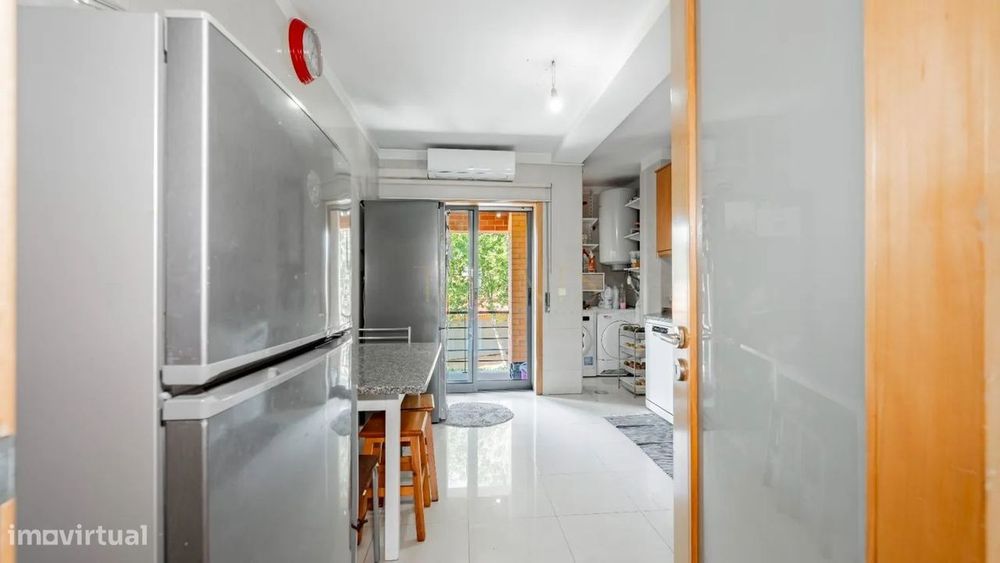 Apartamento T3 em Fradelos | 146 m² | Varanda c/ Churrasqueira