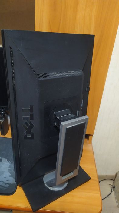 Монітор Dell e2011