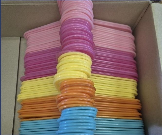 Wieszak ikea 60szt kolorowe