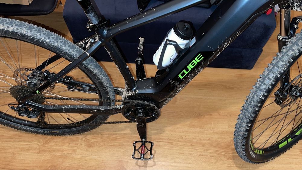 Bicicleta electrica BTT - CUBE - reaction PFM
