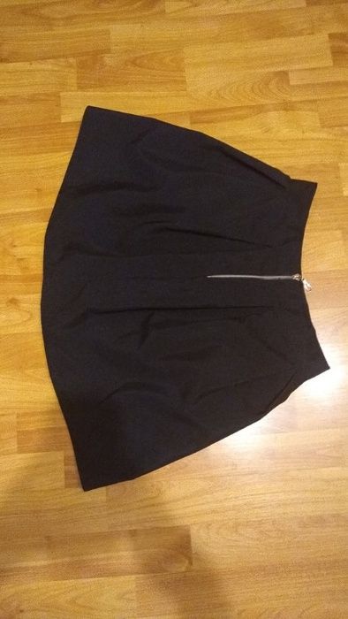 Czarna spódniczka