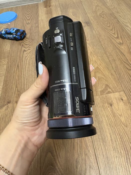 Продам відеокамеру Panasonic HC-X920 Full HD стан нової