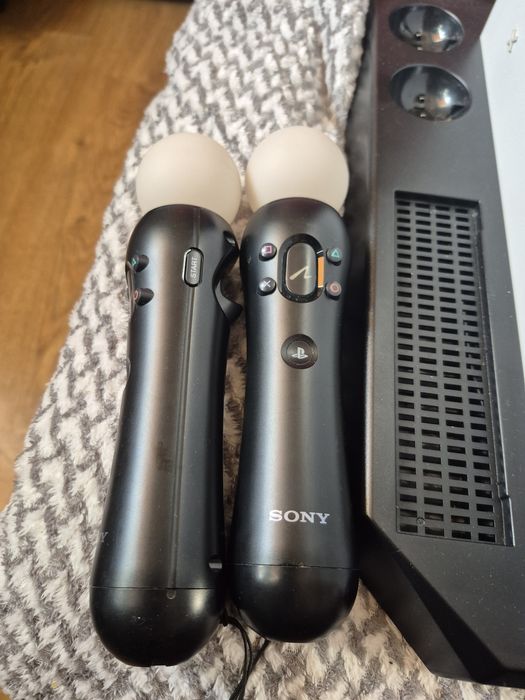 Konsola Sony PlayStation 4 Pro, 2 X Gamepad, 2x Move