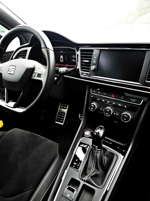 SEAT Leon Cupra 300 Performance