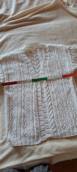 Sweter - blazer, biały, ażurowy.