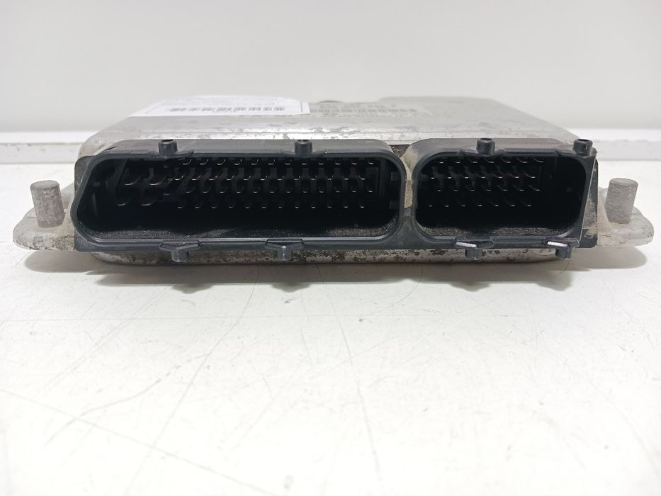 Centralina motor / ECU VOLKSWAGEN Golf IV (1J1)