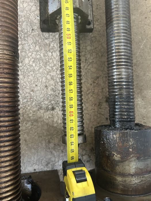 Śruby kulowe z nakrętkami różne 64-192cm(liniowy zespół śeub kólowych)