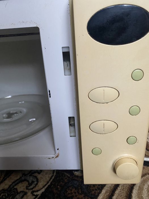 Продам микроволновку Saturn