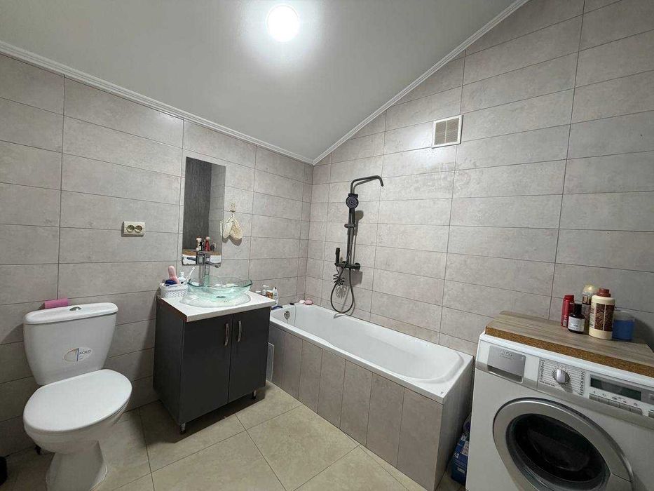 Продаж 4 кім квартири з ремонтом. Центр)