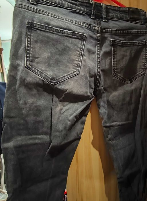 Spodnie damskie jeansy i legginsy
