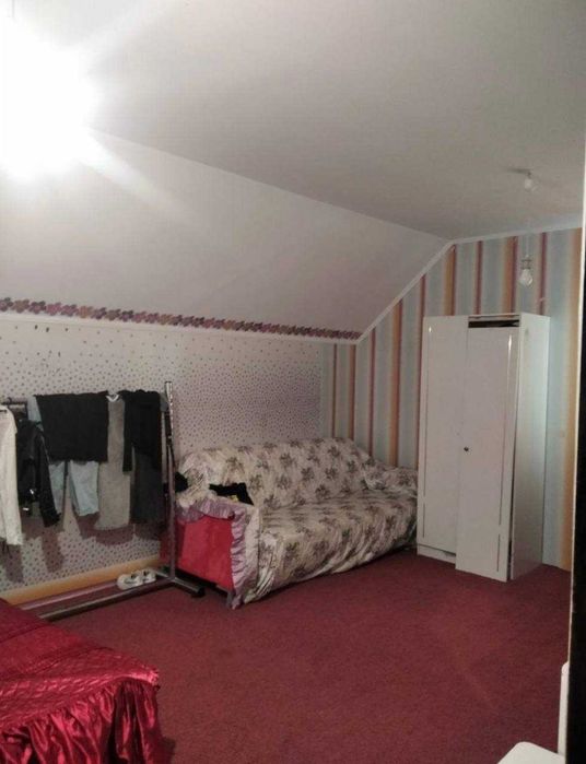 Гарний просторий будинок у передмісті Одеси