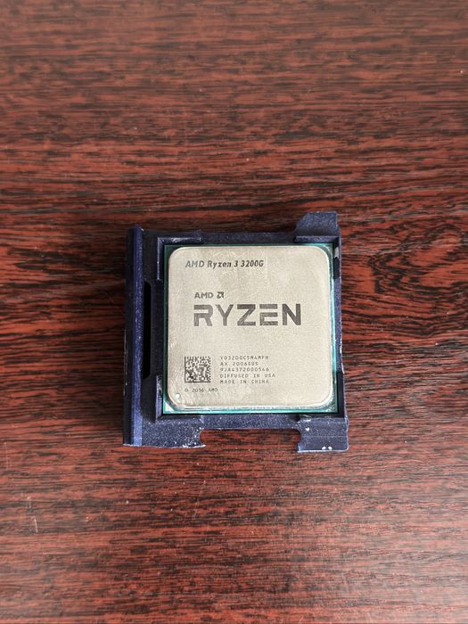 Процесор AMD Ryzen 3 3200G