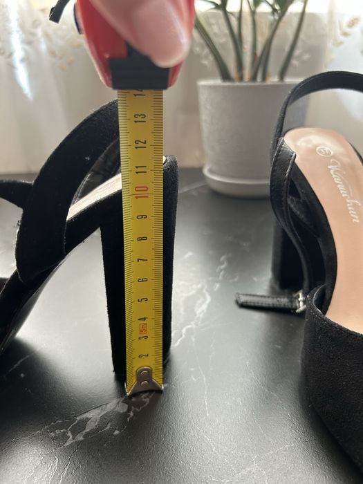 Босоніжки жіночі