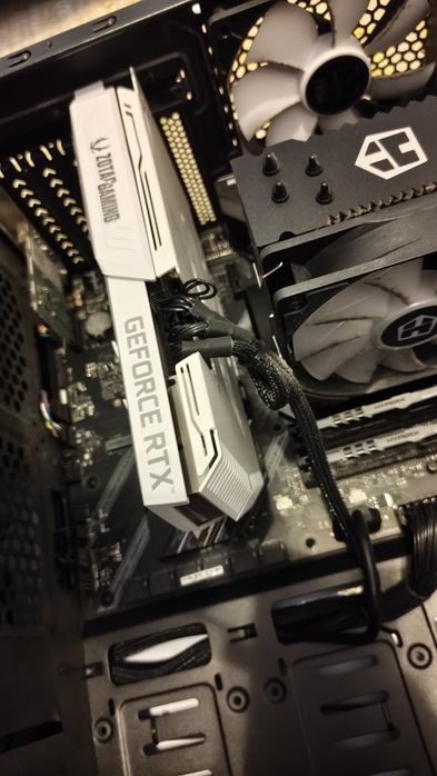 Computador fixo inteiro ou peças