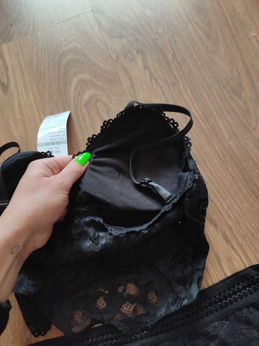 Komplet bielizny nowa koronkowa biustonosz stanik majtki rozmiar S