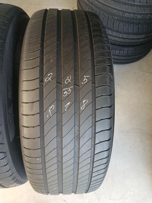 2 pneus 225 55 r18 Michelin