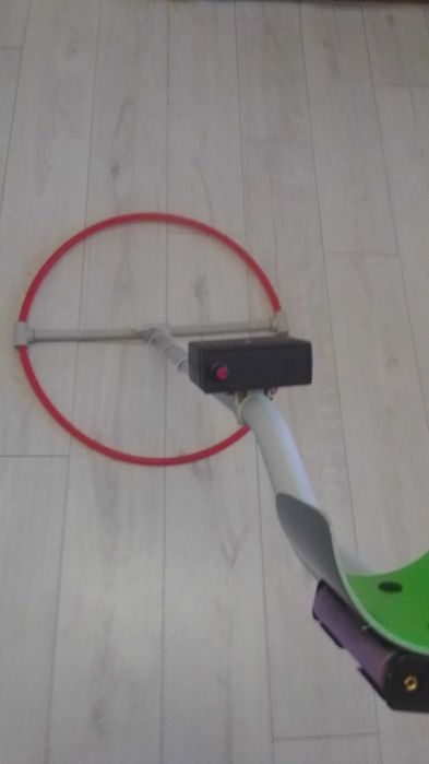 Wykrywacz metali. Detektor metalu dla militarki skarbu zlomu