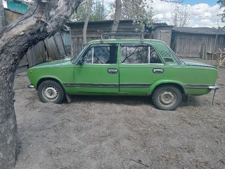 В продажу ваз 21011