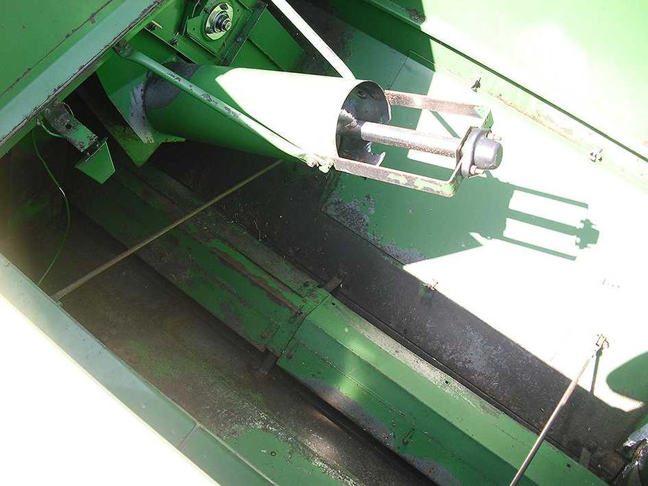 Зерноуборочный комбайн John Deere 1052