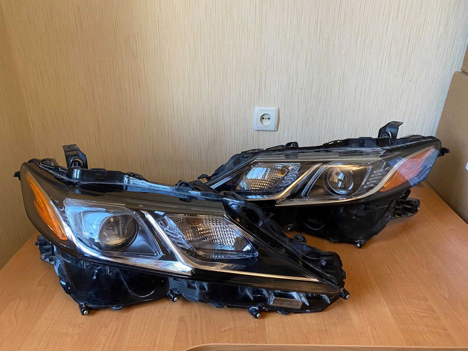 ОРИГІНАЛ Фари Toyota Camry 70 (2018–2024) LED ліва права