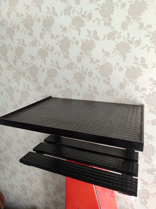 Продам полку для прихожей.