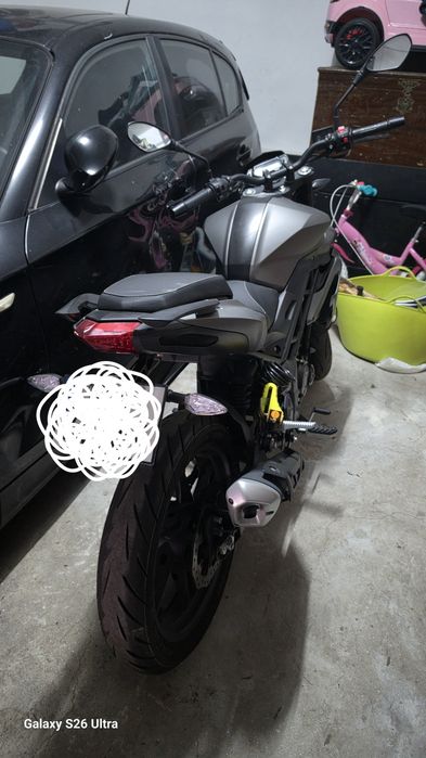 Benneli bn 125 cinza