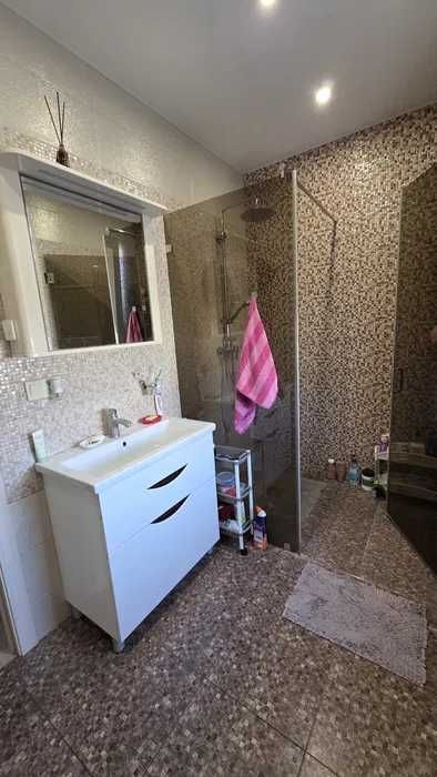 Продам 2х поверховий будинок,Рогань, 182м2 з євроремонтом(код 5325)