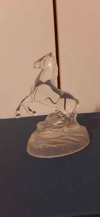 Cavalo, bomboneira e manteigueira vidro