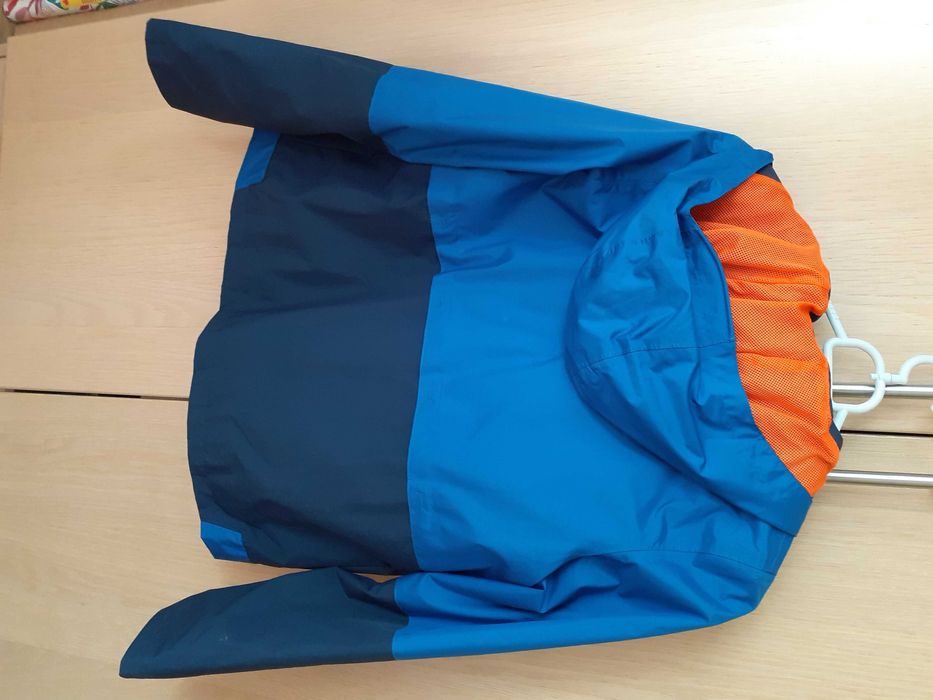Kurtka przeciwdeszczowa DECATHLON rozm. 152/158