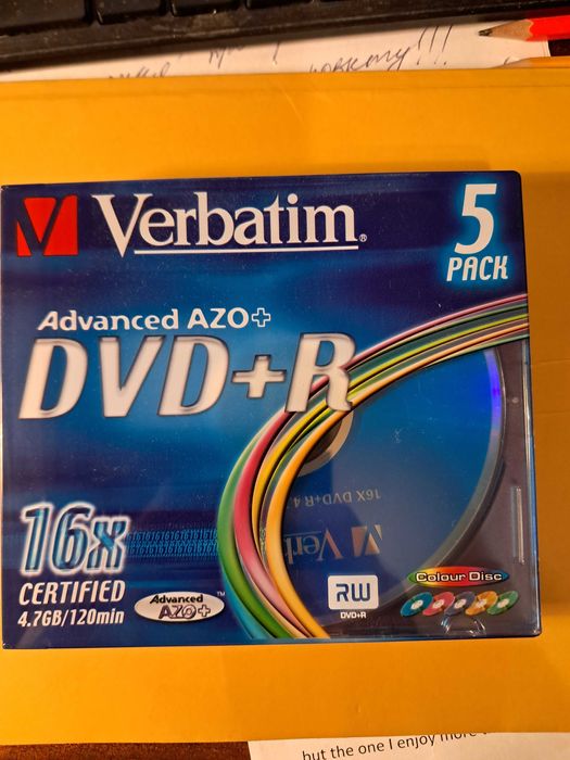 дискети 3,5 нові, СД диски, підставка все на фото -за всю купу 600 грн