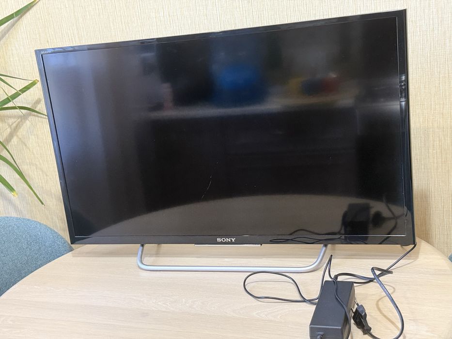 Телевізор Sony KDL-32W705C