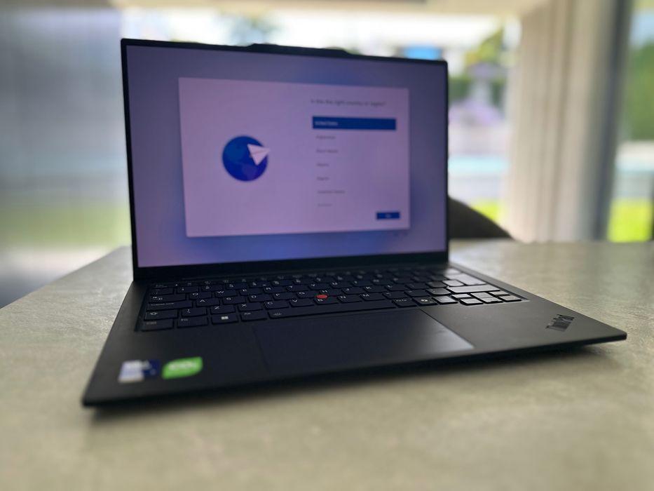 Lenovo Thinkpad X1 - Intel Core Ultra 7 258V - UK - 32GB - 1TB NOVO