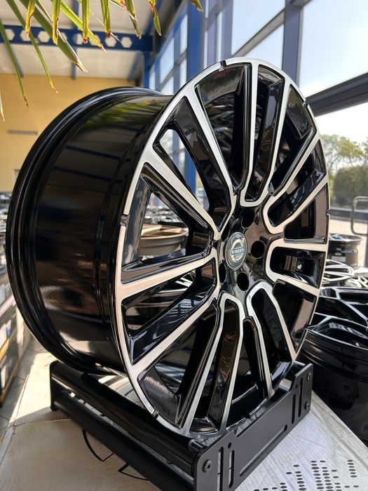Felgi aluminiowe volvo 19 cali czarno-srebrne