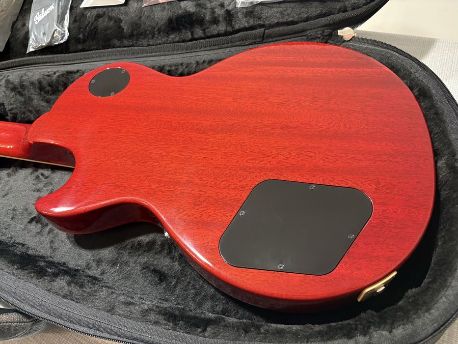 Gibson Les Paul Studio CherrySunburst 2024