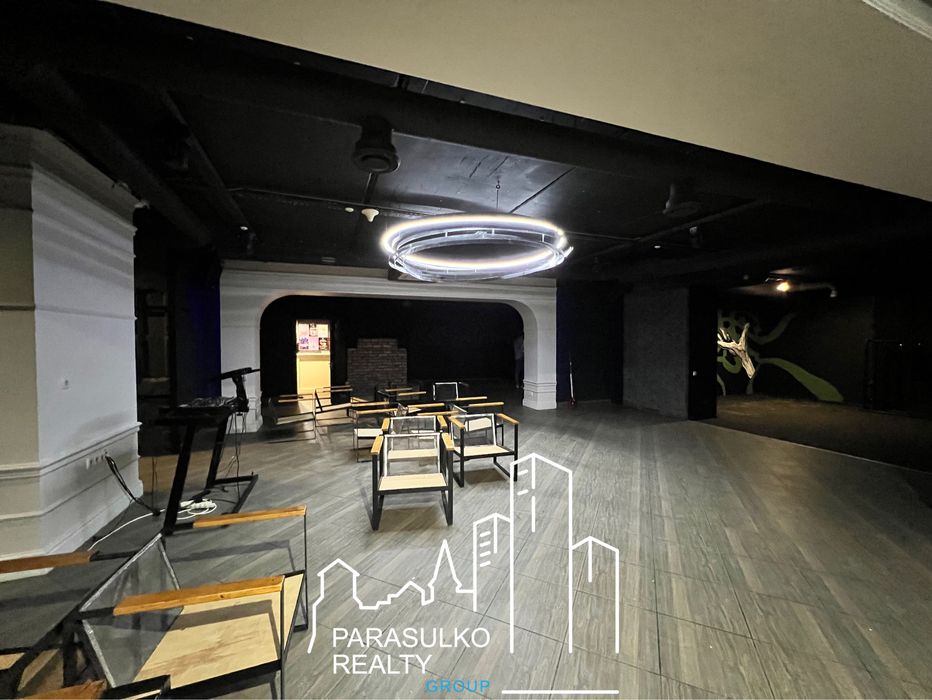 Шикарне приміщення вільного призначення в центрі міста!