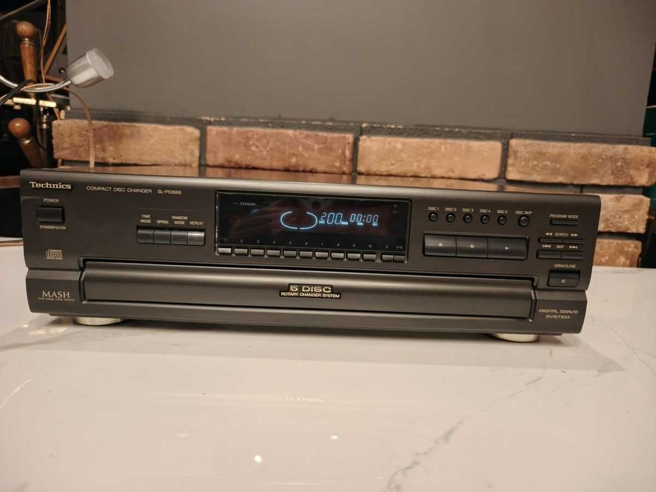 TECHNICS SL-PD688 ! Zmieniarka na 5 płyt Cd ! Do naprawy