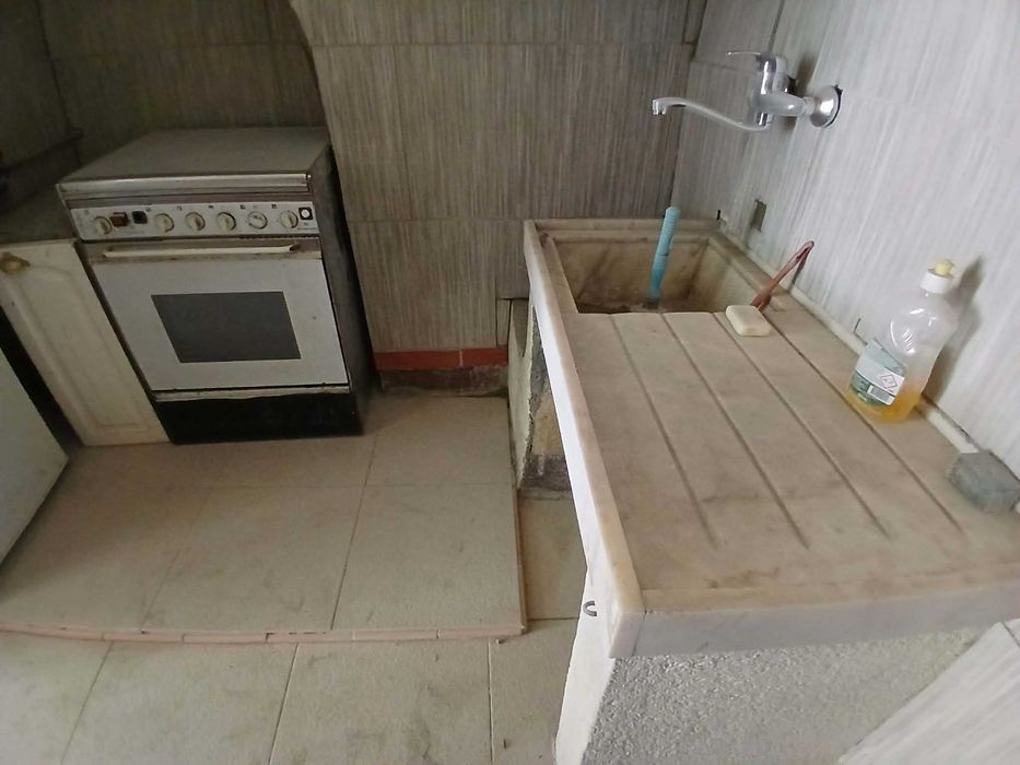 Alugo apartamento mobilado no centro da Guarda.