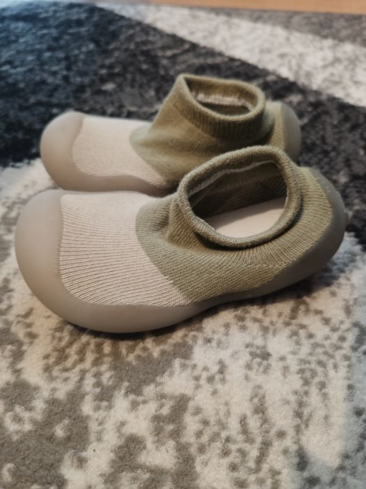 Kapcie, buty dziecięce