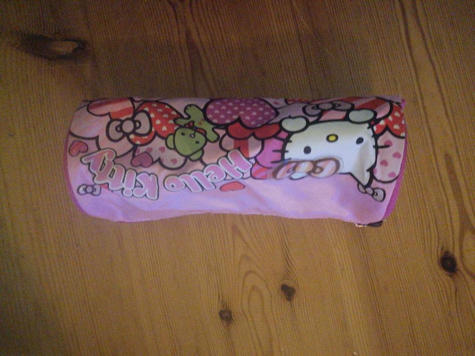Mochila e estojo hello kitty