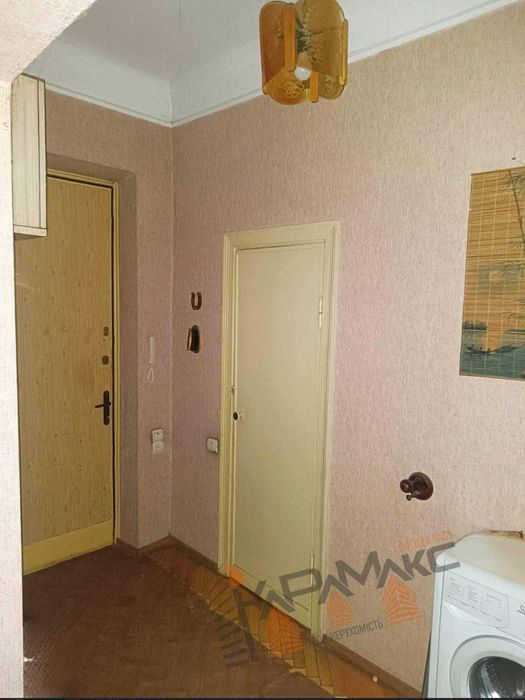 Продається простора 1-кімнатна квартира на вул. Героїв УПА