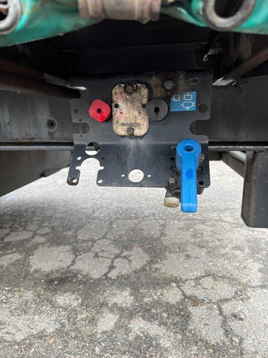 Напівпричіп Когель Kogel 2013року мега з мульдою рівна підлога 33палет