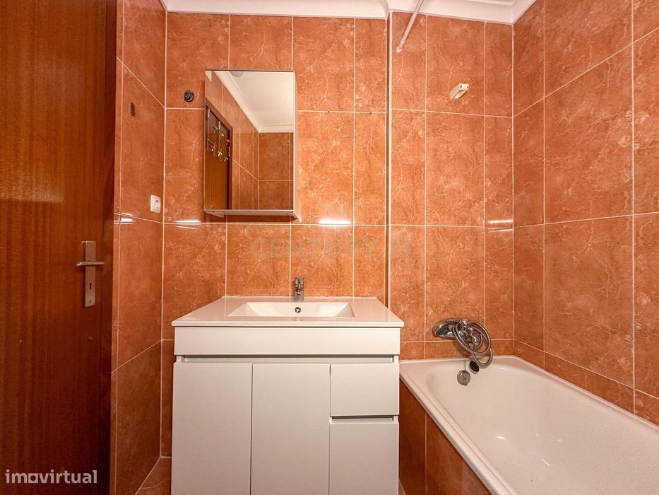 T2 ultimo piso junto ao centro- paredes