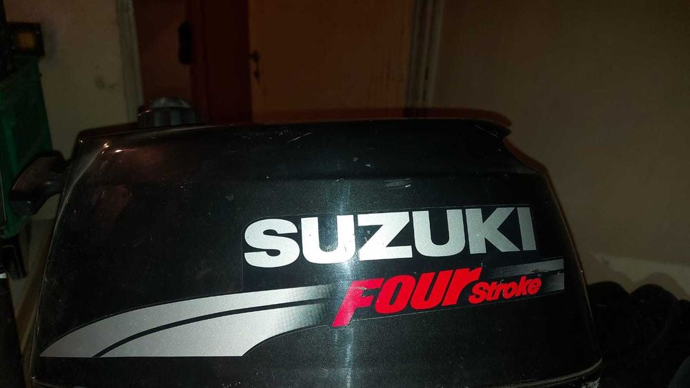 Silnik do łódki Suzuki 4-suw