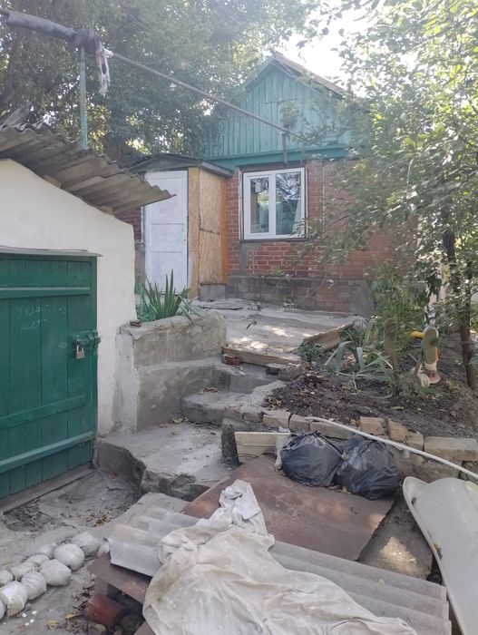 Продам дом в городе Изюме. Цена 450000 гр
