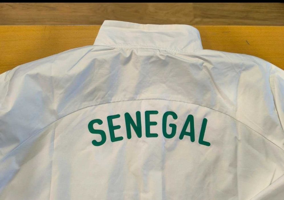 Casaco "Veste" Puma do Senegal, modelo Pre-Match Woven 2024/2025